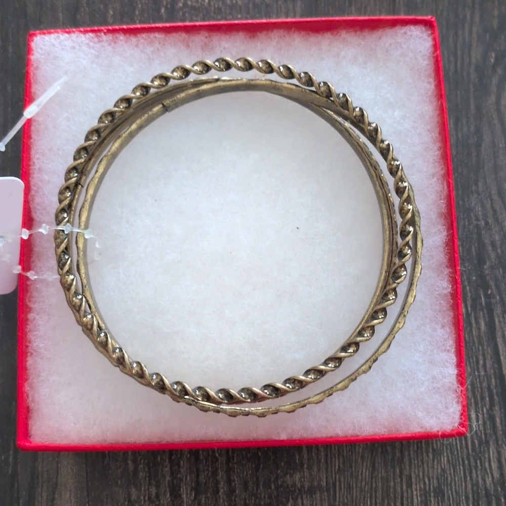 4 Piece Bangle Bracelet Set NWT